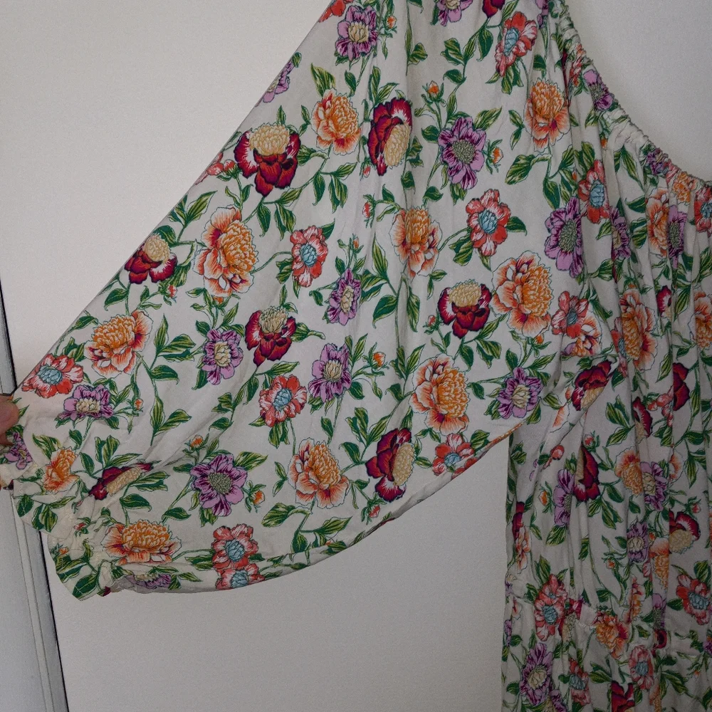 Lane Bryant 14-16 off shoulder flowy floral peasant style top. Cream col…